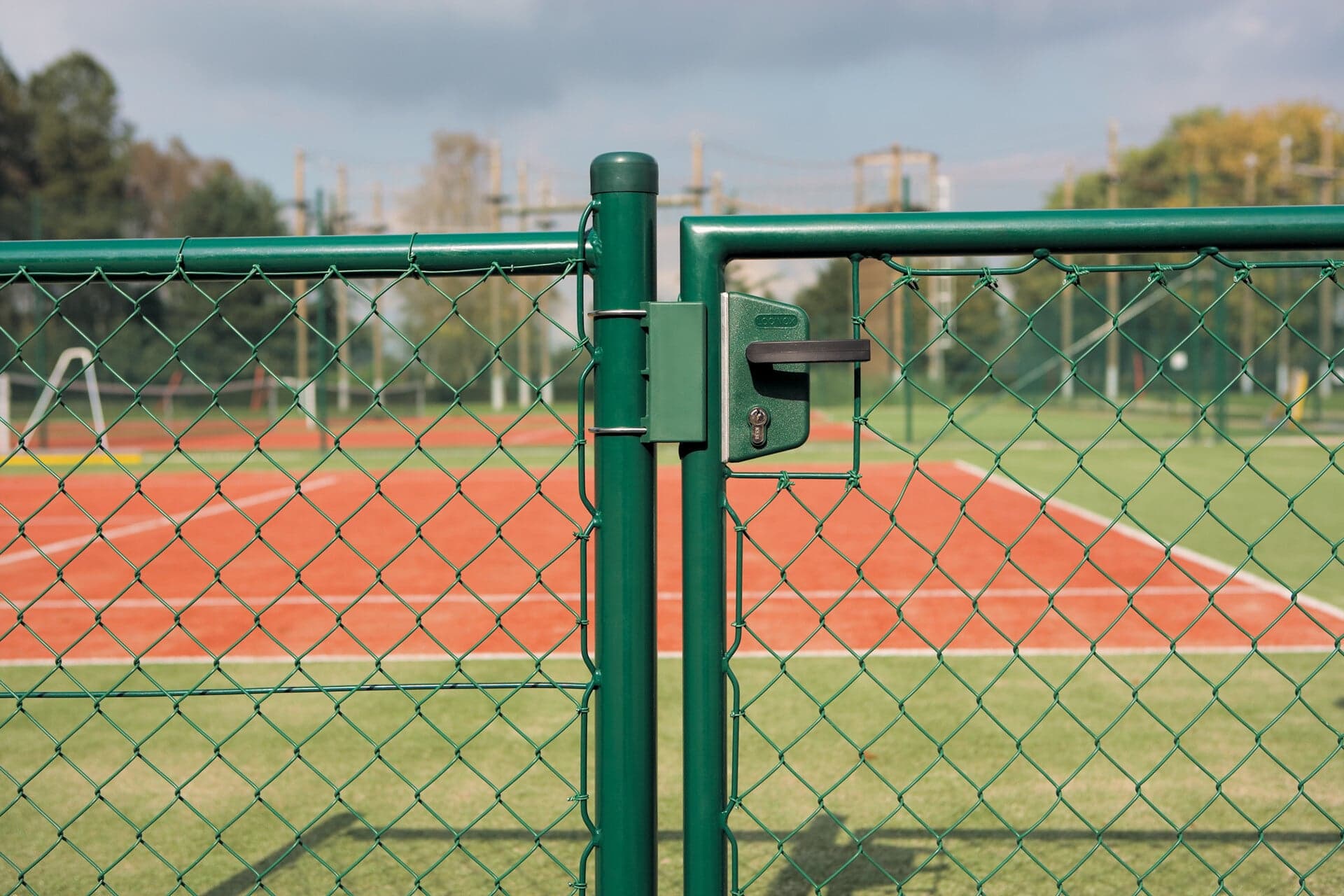 Locinox opbouw tuinpoortslot LARZ40P1LVCAP voor rond profiel 40 mm + deurklinken en cilinder verschillend sluitend
